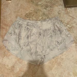 lululemon hotty hot shorts